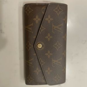 Louie Vuitton monogram Sarah wallet
